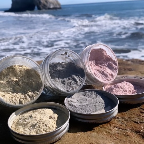 Nourish Organic Botanical Clay Mask - Picture 6 of 6